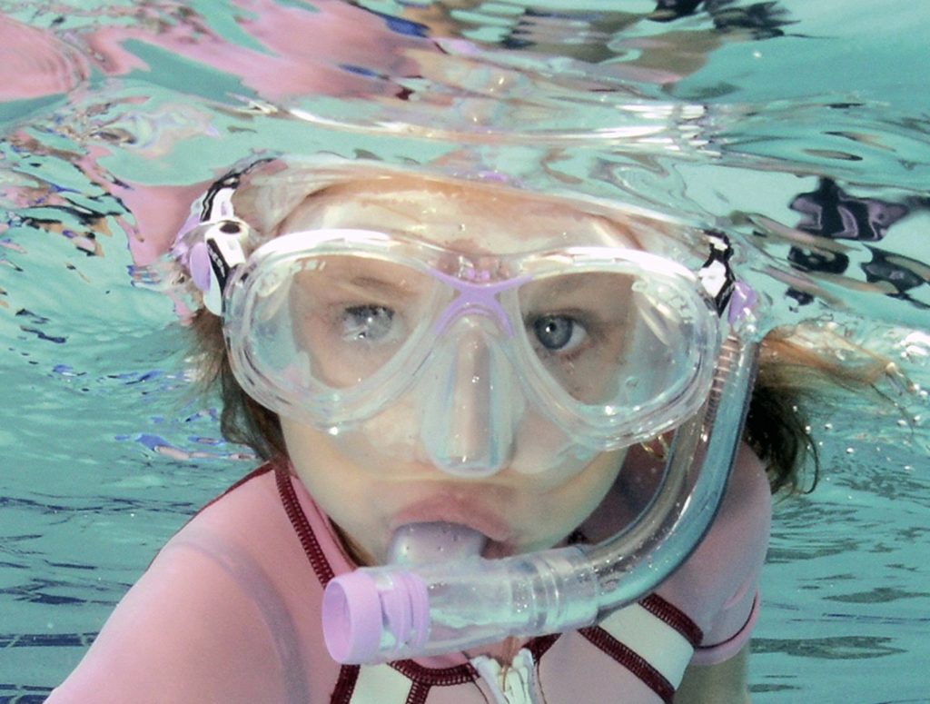 Juguetes para piscina: máscara de buceo